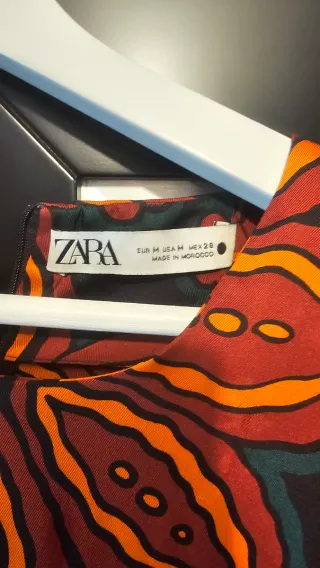 Vestido Zara estampado floral manga larga