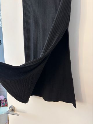 Falda larga negra acanalada