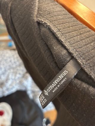 Falda larga negra acanalada