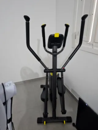 Bicicleta Elíptica Negra y Amarilla