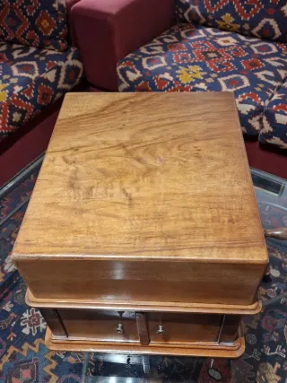 Gramófono antiguo años 30 cabezal ODEON. Funciona