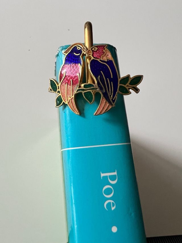 Segnalibro con pappagalli smaltati