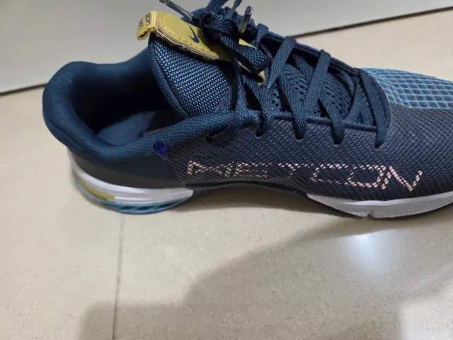 Nike Metcon 8 Azul y Dorado