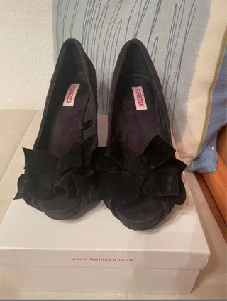 Zapatos salón ante Furiezza negros