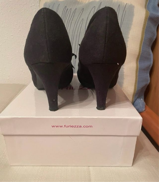 Zapatos salón ante Furiezza negros