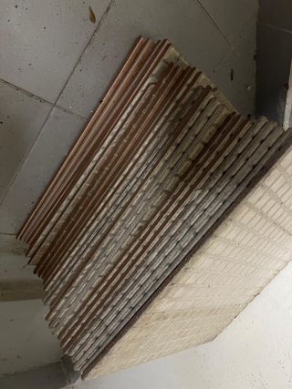 Lote de baldosas Roca para baño y dormitorio