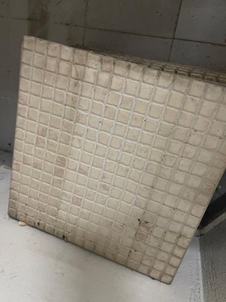 Lote de baldosas Roca para baño y dormitorio