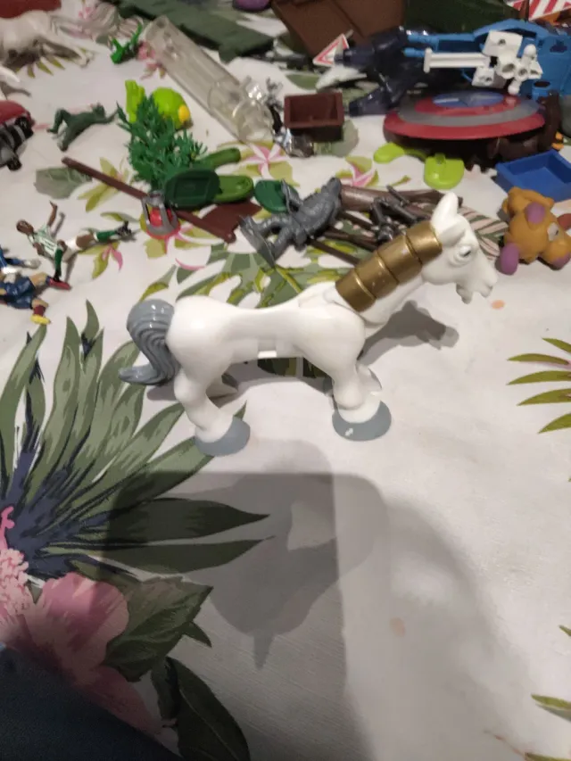 Caballo Playmobil Blanco y Dorado