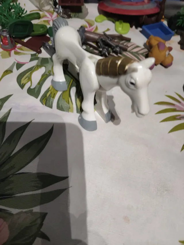 Caballo Playmobil Blanco y Dorado