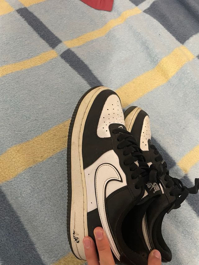 Nike Air Force 1 Blancas y Negras Talla 41,5