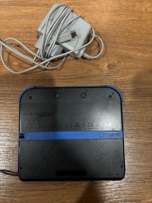 Nintendo 2DS Negra y Azul