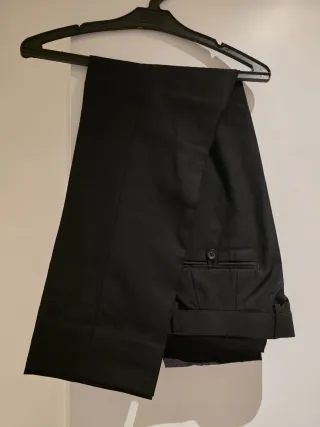 Esmoquin con cola negro