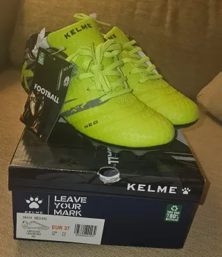 Botas de fútbol Kelme Neo T37 - SIN ESTRENAR