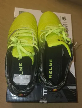 Botas de fútbol Kelme Neo T37 - SIN ESTRENAR