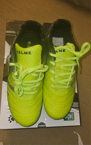 Botas de fútbol Kelme Neo T37 - SIN ESTRENAR