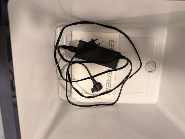 Nevera portátil BODEGREU usada 1 vez 2 enchufes