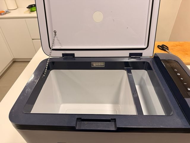 Nevera portátil BODEGREU usada 1 vez 2 enchufes