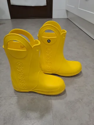 Botas de agua de niño/a marca Crocs amarillas