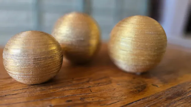 Bolas decorativas doradas (Set de 3)