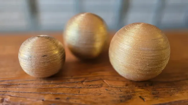 Bolas decorativas doradas (Set de 3)