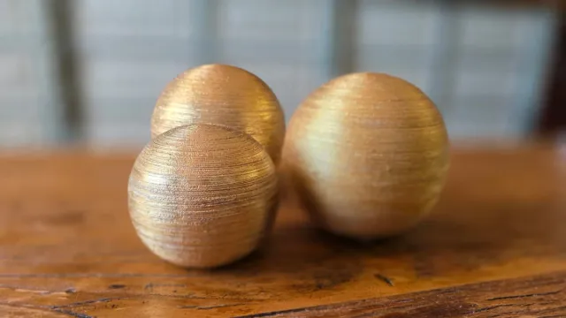 Bolas decorativas doradas (Set de 3)