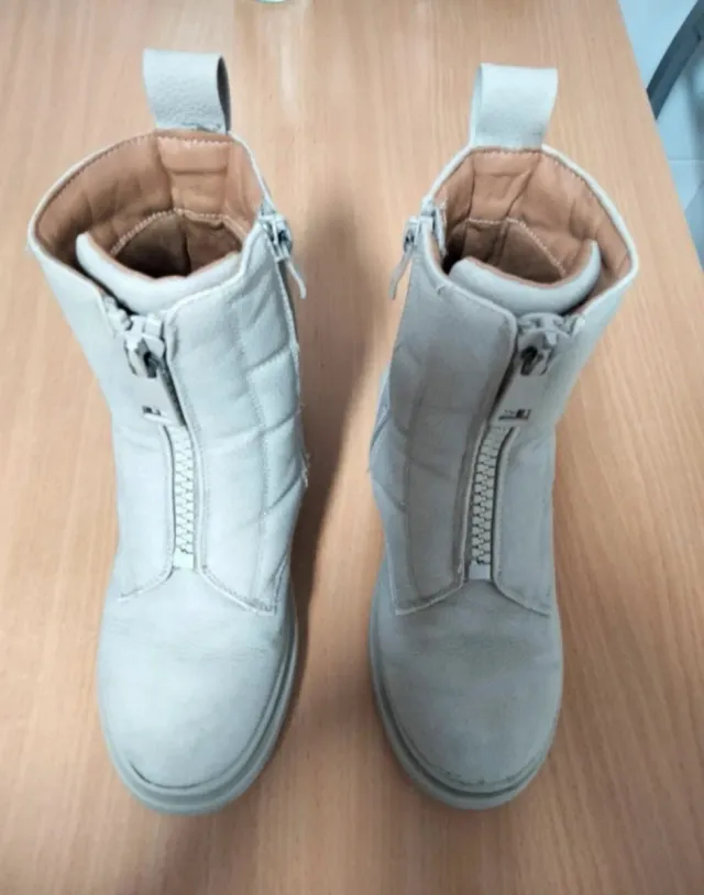 Botines niña beige/blanco.