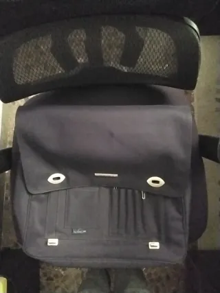 Cartera Kipling Unisex Negra Portadocumentos