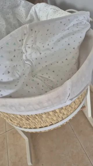 Moisés de mimbre para bebé