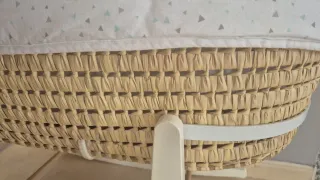 Moisés de mimbre para bebé