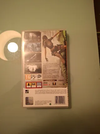 Caja Tomb Raider Legend PSP