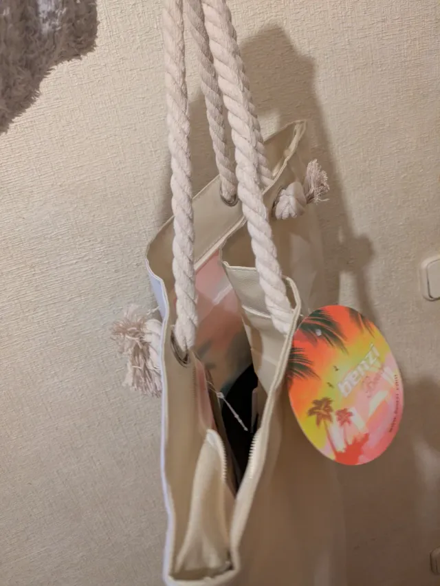 Bolsa de playa Sergio Cano con etiqueta