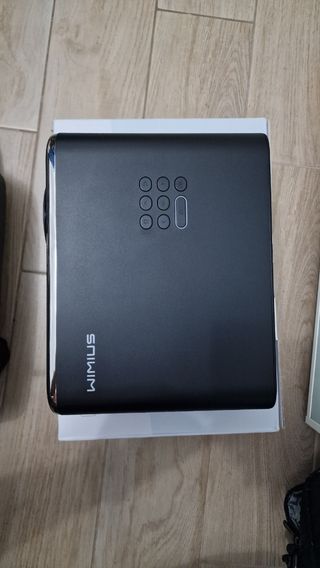 Proyector + Pantalla + Soporte