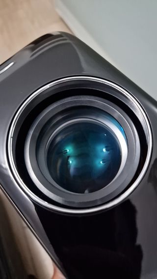 Proyector + Pantalla + Soporte