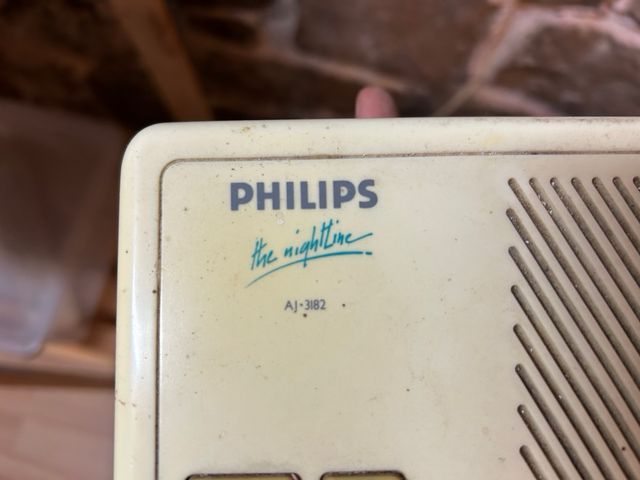 Radio despertador Philips antiguo