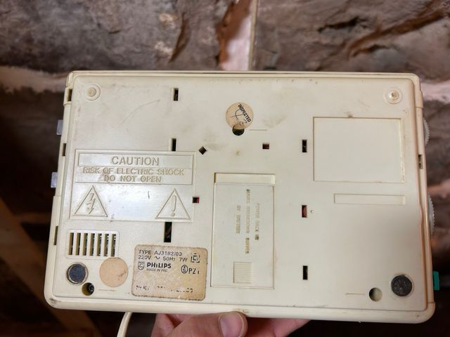 Radio despertador Philips antiguo