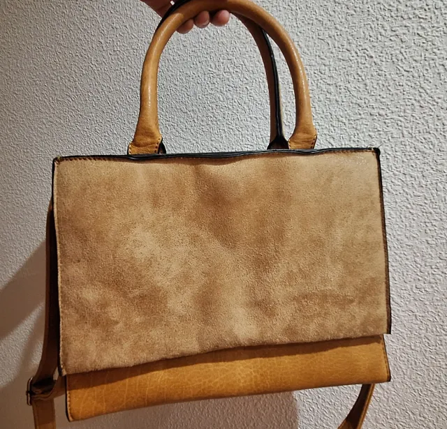 Bolso marrón claro usado una vez