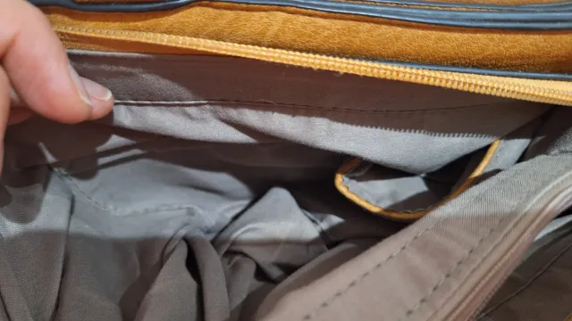 Bolso marrón claro usado una vez