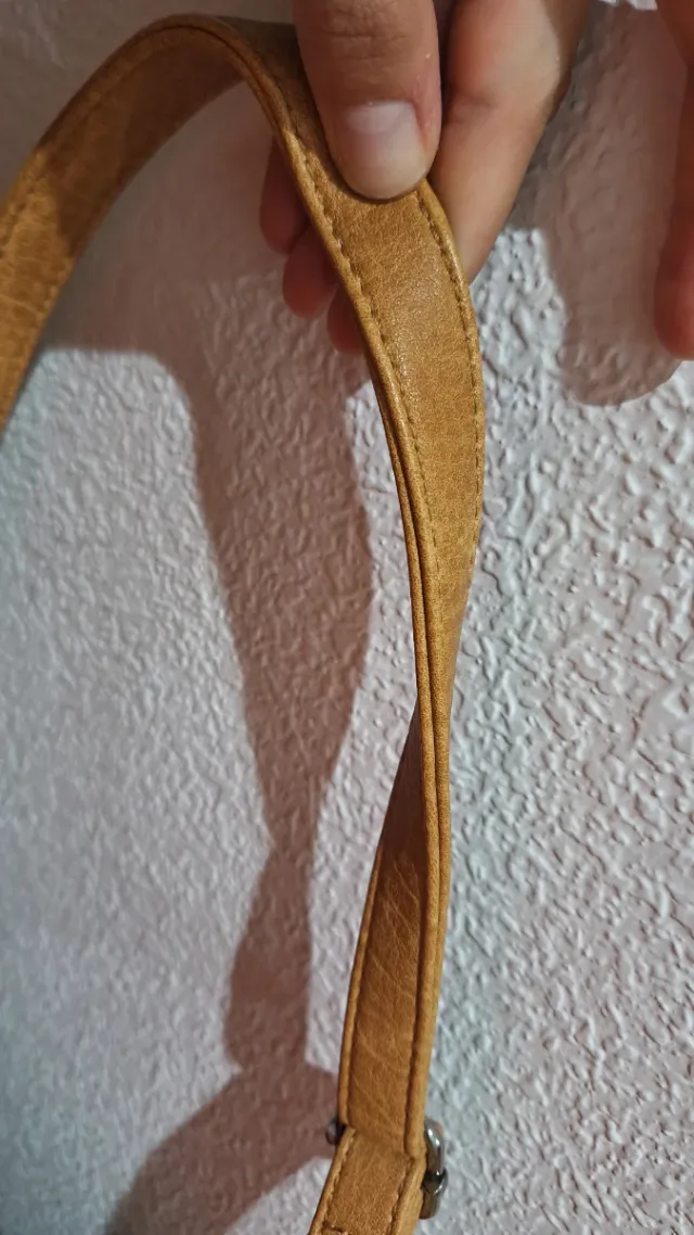 Bolso marrón claro usado una vez