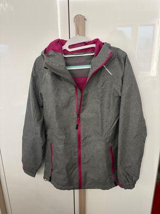 Abrigo nieve gris y rosa