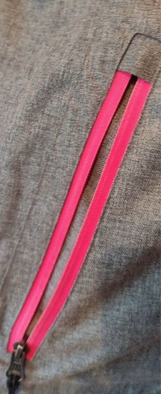 Abrigo nieve gris y rosa