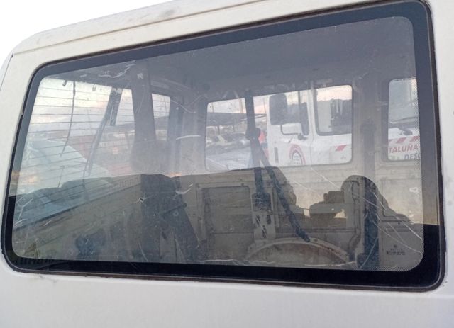 Luna trasera VW T4 lado copiloto