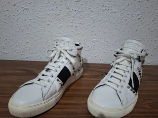 Zapatillas Versace Botín Blancas y Negras