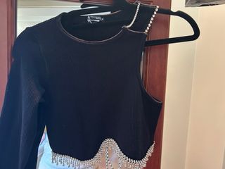 Top negro con pedrería