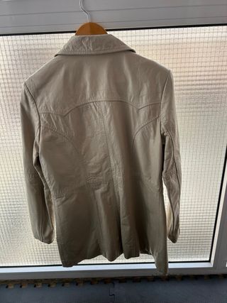 Chaqueta de piel Bershka beige T.38