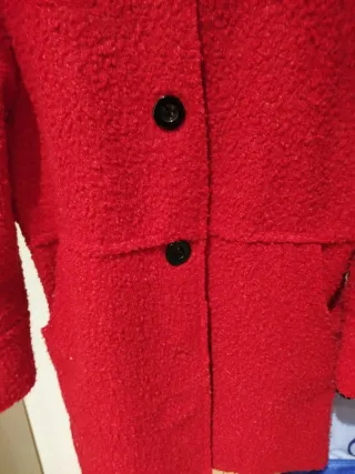 Abrigo rojo oversize