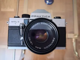 Cámara Praktica MTL 5+Pentacon auto 1.8/50.