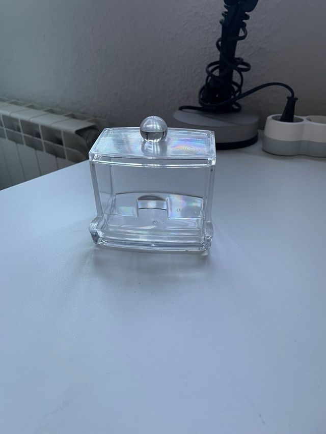 Joyero transparente con tapa