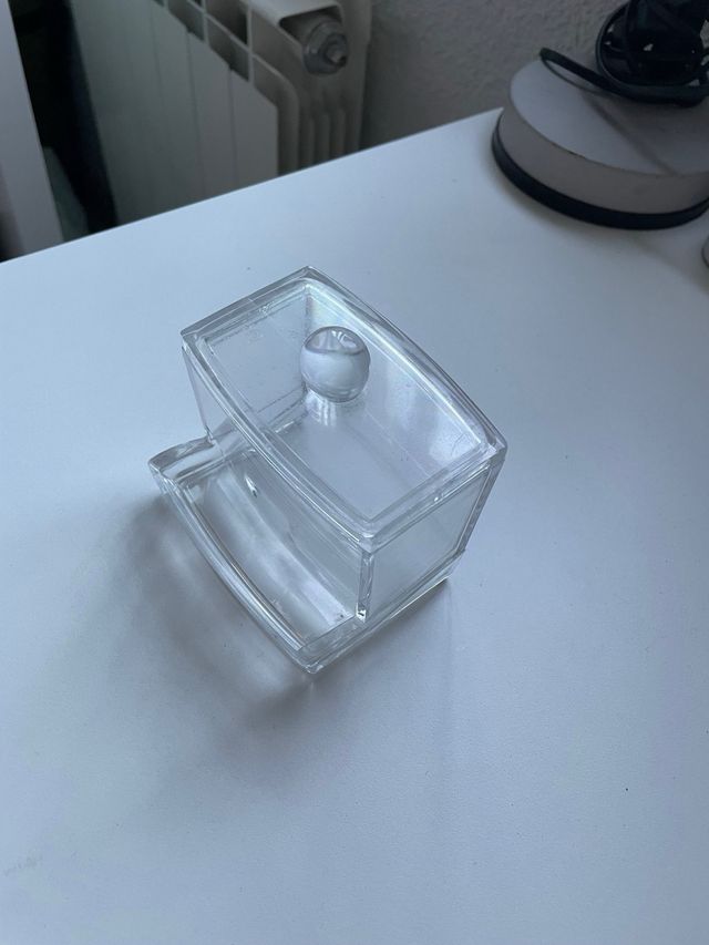 Joyero transparente con tapa