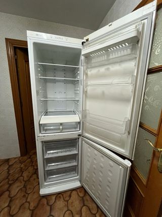 Pack Nevera Samsung No Frost y horno de cocina