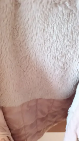 Chaquetón Kiabi rosa con capucha